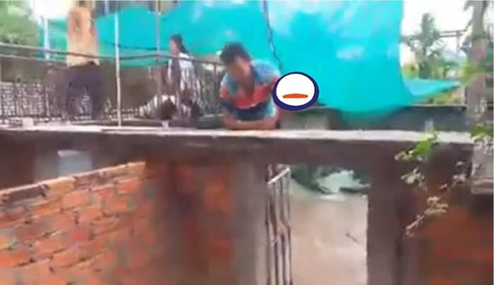 ����կ������2��Ůͯ�������ʳ ������������������ؽ���ʬ��