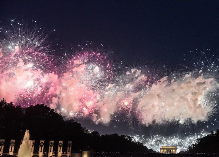7月4日美国独立日阅兵 特朗普颂扬美利坚无所不能