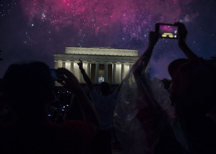 7月4日美国独立日阅兵 特朗普颂扬美利坚无所不能