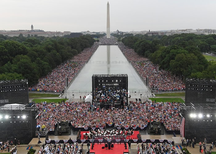7月4日美国独立日阅兵 特朗普颂扬美利坚无所不能