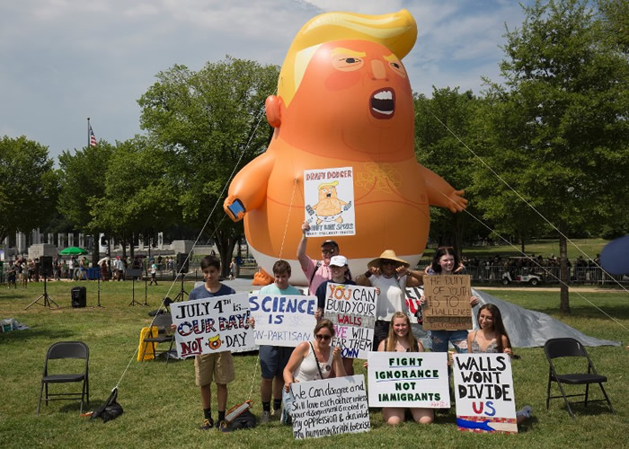 7月4日美国独立日阅兵 特朗普颂扬美利坚无所不能