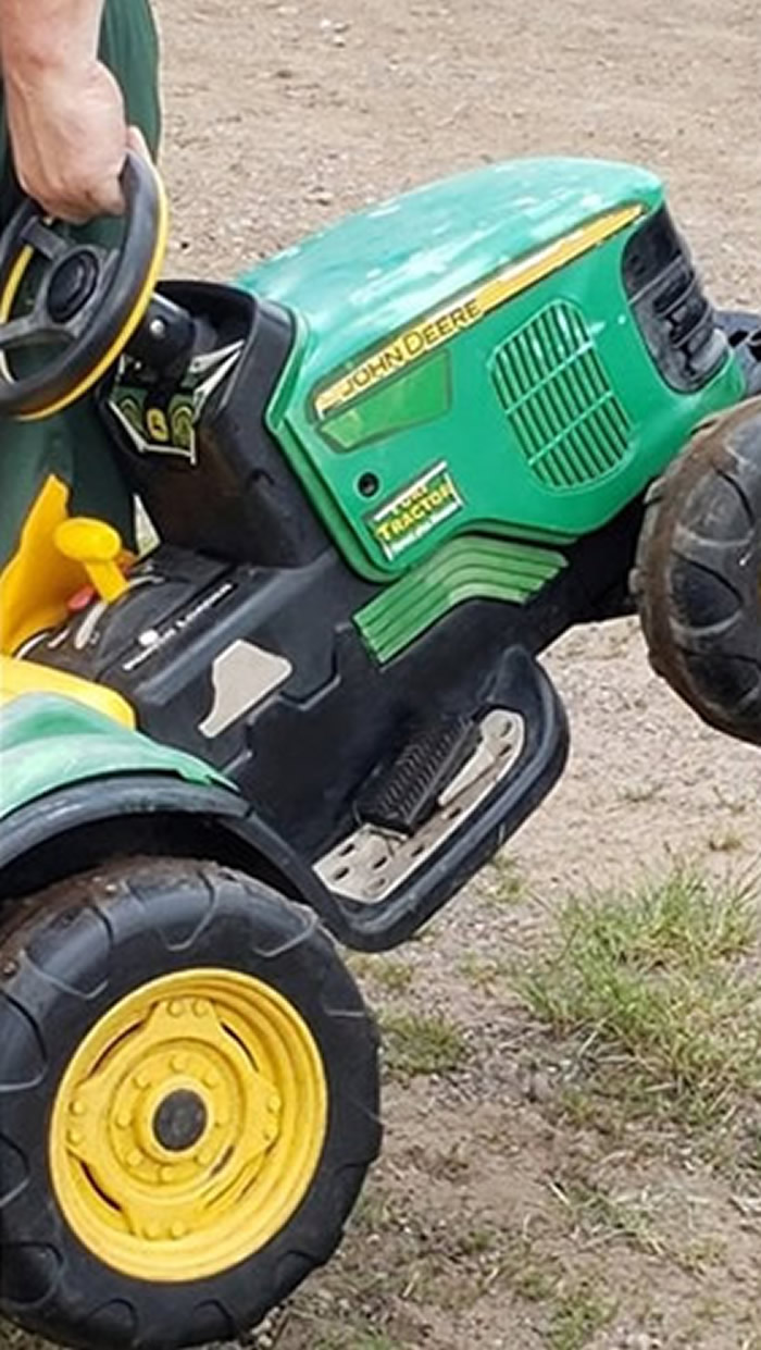 ���������մ���2����ͯ����ʻ����������ҳ��� ֻΪ�ٸ����껪����