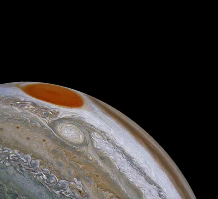 ����ŵ����ľ��̽��������򷢻�̫��ϵ�����������ľ�Ǵ��ߵ���ͼ��