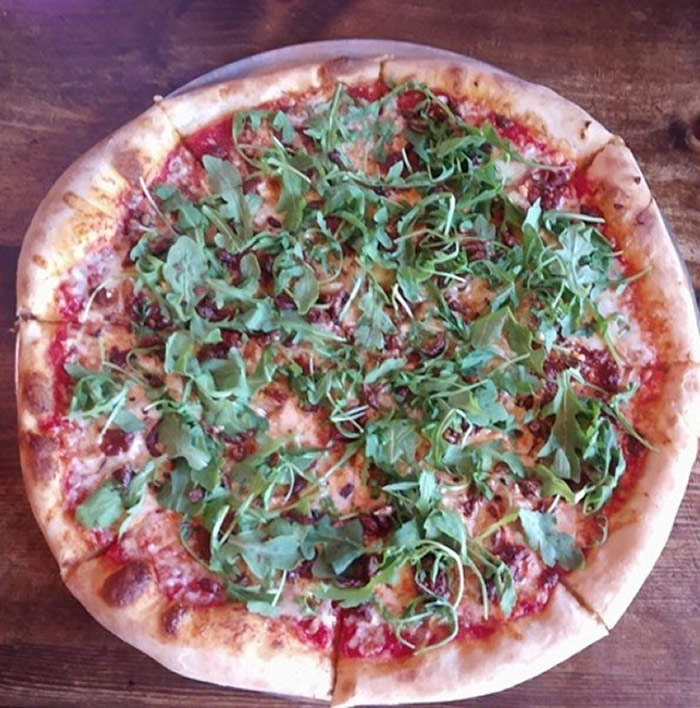 美国内华达州餐厅将会推出以草蜢作为配料的“峡谷跳虫”薄饼