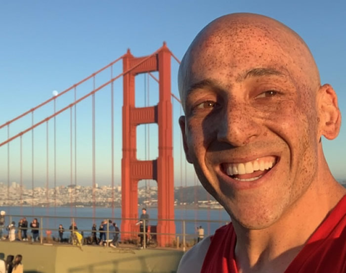 19年前跳下旧金山金门大桥被海狮救起 立志加装安全网帮助更多人