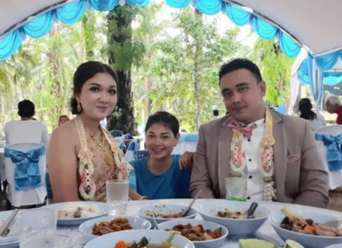 素茶妲(左)和纳塔兀(右)共谐连理。