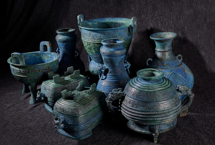 流失日本多年的国家一级文物西周“曾伯克父”青铜组器被成功追回中国