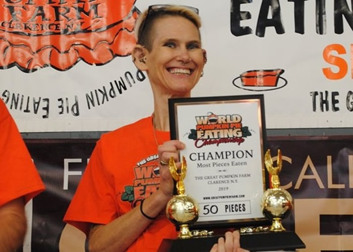 ��������Ů��Molly Schuyler10���ӳԵ�50���Ϲ�������¼