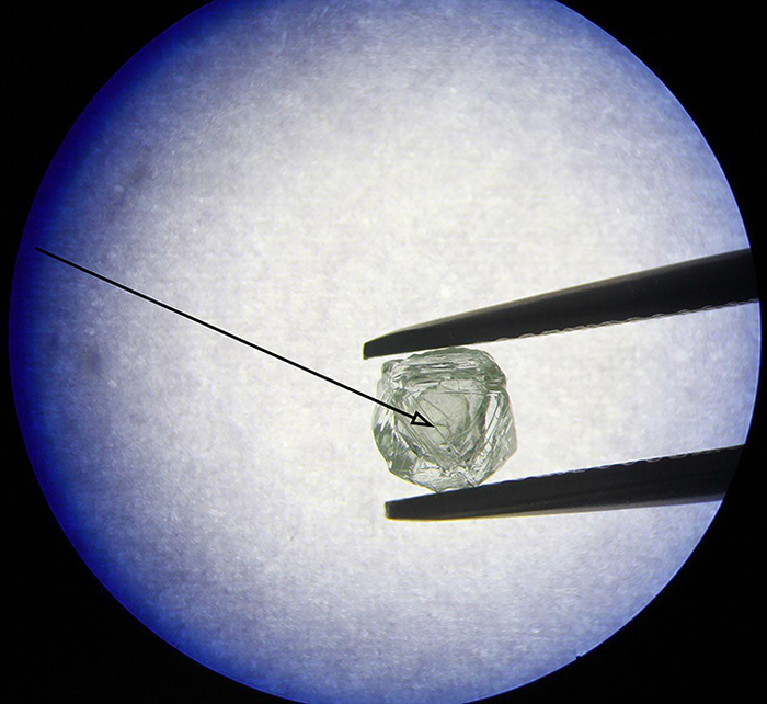 俄罗斯西伯利亚开采到超稀有的“钻石中的钻石”Matryoshka 有8亿多年历史