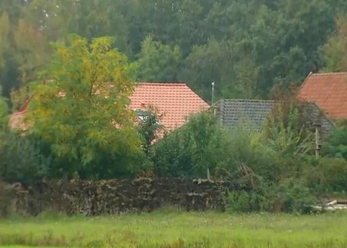 �������֡�����������9��ļ�ͥ һ���߿ڳ��������ڵ����ҵȴ�������ĩ�ա�