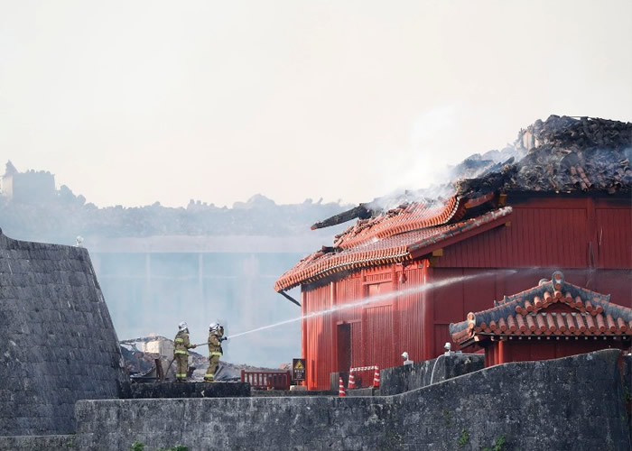 日本冲绳县那霸市的世界文化遗产首里城凌晨发生大火 正殿等7建筑物全烧毁