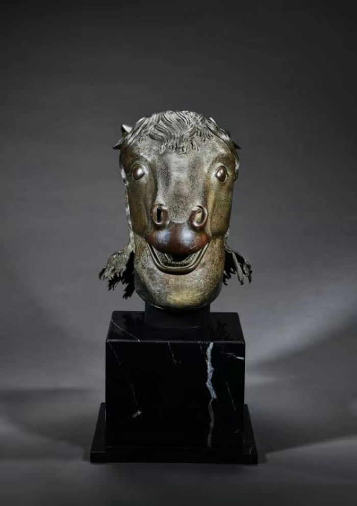 英法联军入侵后圆明园文物“马首”漂泊百年 澳门企业家何鸿燊捐赠回家