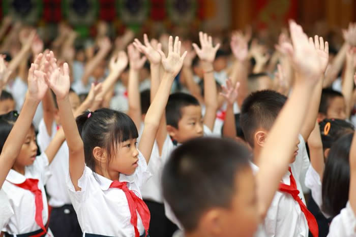 中国的小学、学生父母及其祖父母/外祖父母是儿童肥胖预防的突破口