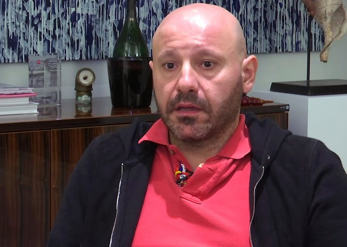 夏帝拉斥巨资买下希特勒遗物,转赠犹太慈善基金组织。