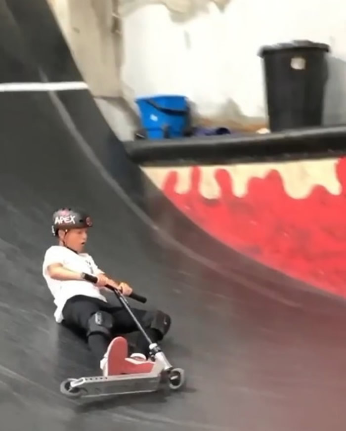 Ӣ��12����ͯJames Gellatly�������ֻ��������������ܹھ� ���������𾪹���