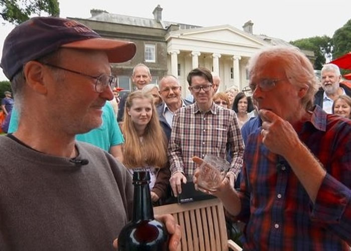 ���ζ����ң������Գ�����Ϊ��ƿ�����Ǿơ�