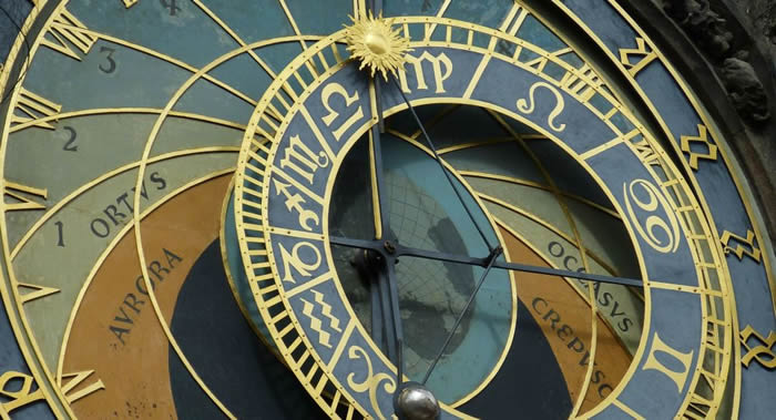 �Ƶ�12�����е��Ʊ��ɫ������