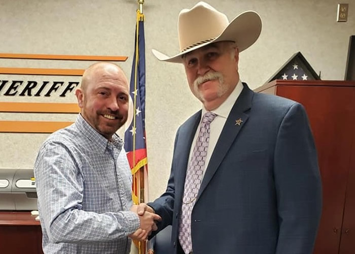 ��˹���ң���С�ֵܵĸ��װ²������ߣ��󣩹�����л��