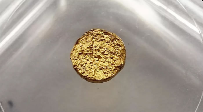 《先进功能材料》：瑞士科学家研制出“塑胶黄金”