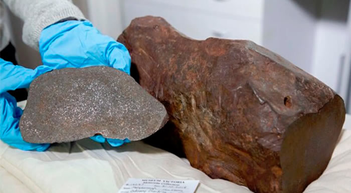 澳洲男子拿电子探测仪掏金挖回16kg石头 3年切不开送鉴定竟是46亿年陨石