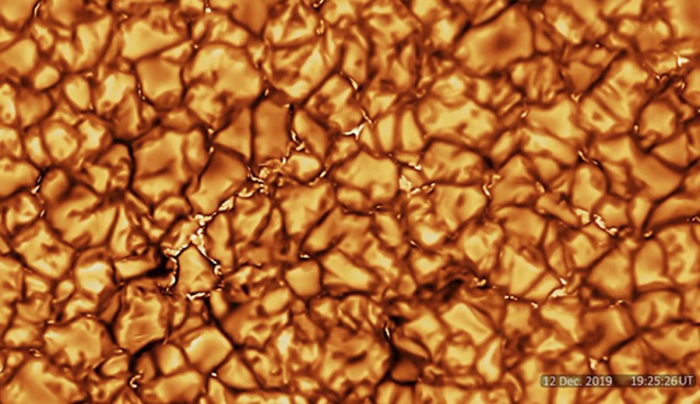 ���������ĵ����������̫����Զ����������Ϊֹ������̫����Ƭ