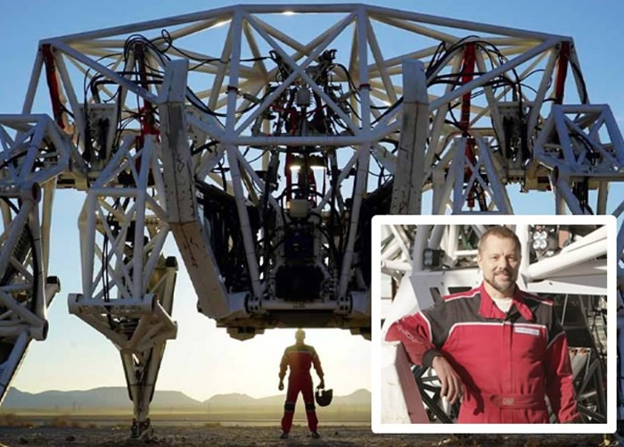 加拿大男子Jonathan Tippett研制出巨型四脚机械架“Prosthesis” 创健世界纪录
