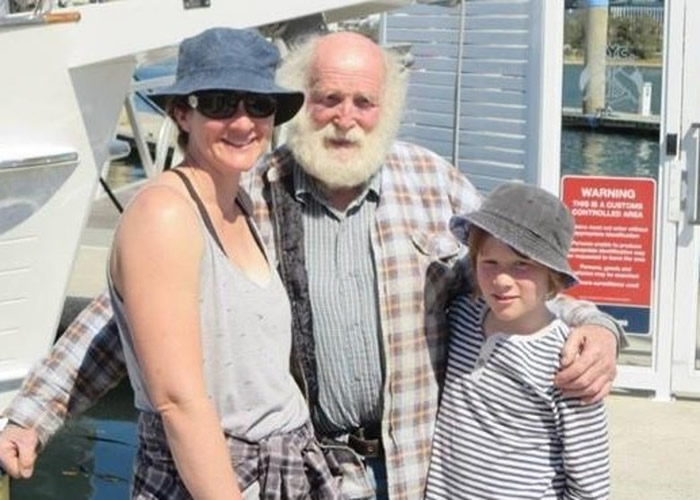澳洲81岁老翁Bill Hatfield独自不停站环球航行8个月