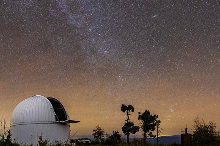 天文学家透过卡特林那巡天系统(图)发现2020 CD3。