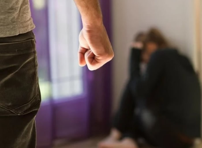 3��8�չ��ʸ�Ů�ڣ����Ϲ�����90%���˶�Ů����ƫ�� 28%����Ϊ�ɷ���Ȩ������