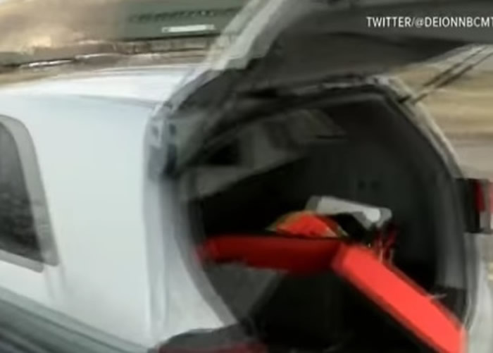 ����ȫ���㲥��˾�м����ڻ�ʯ���ҹ�԰����ʱ����һ��ȺҰţӭ�������æ����