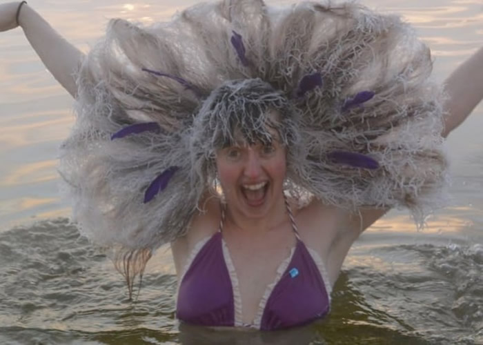 加拿大育空地区怀特霍斯温泉酒店举办“国际急冻头发大赛” 零下20度瞬间定型