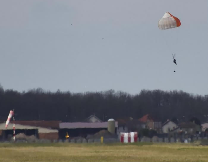 ���������������Ҵ����ս����ȴ��̫���š��󰴵���ť�� ���������ɵ������