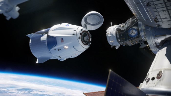SpaceX和NASA完成历史性任务 龙飞船带着两名宇航员安全返回地球