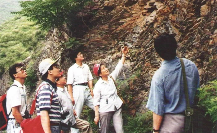 大地的女儿:纪念郝诒纯先生诞辰100周年