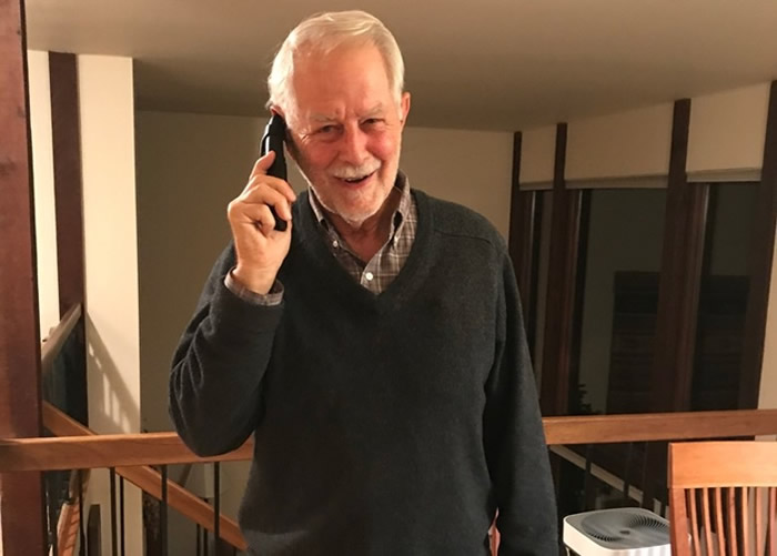 威尔逊得悉获奖后接受电话访问。