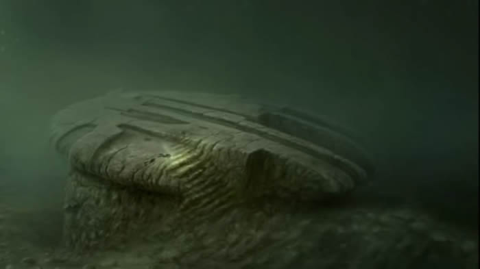 考古学家在瑞典和芬兰之间的波罗的海寻找沉船时发现形似外星太空飞船的奇怪物体