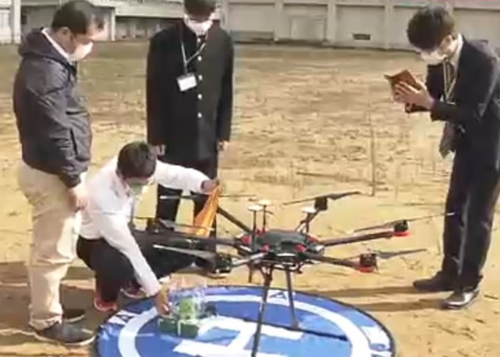 日本福井县高中生制作一个以空汽水罐为外壳的超小型人造卫星并成功放飞