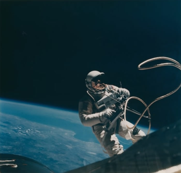 佳士得在线拍卖会展售2400张美国宇航局(NASA)的罕见照片