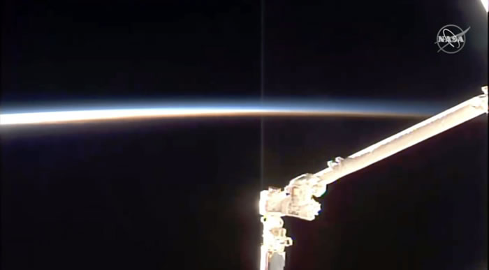 载有四名宇航员的SpaceX龙飞船成功对接国际空间站