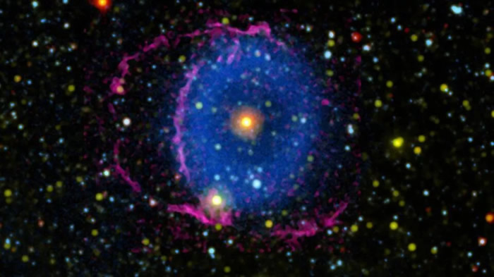 天文学家解开蓝环星云之谜：恒星TYC 2597-735-1碰撞造成