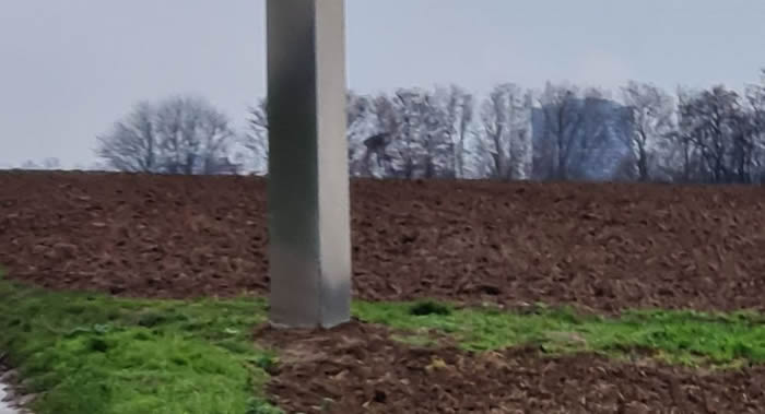 �¹������ն��İͺ�����ֵ��߿����ص���ɫ����״��ʯ��