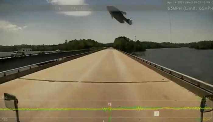 ��Ÿ������ͣ��������������������ӿ���ʱһ�������������򵽵��粣����