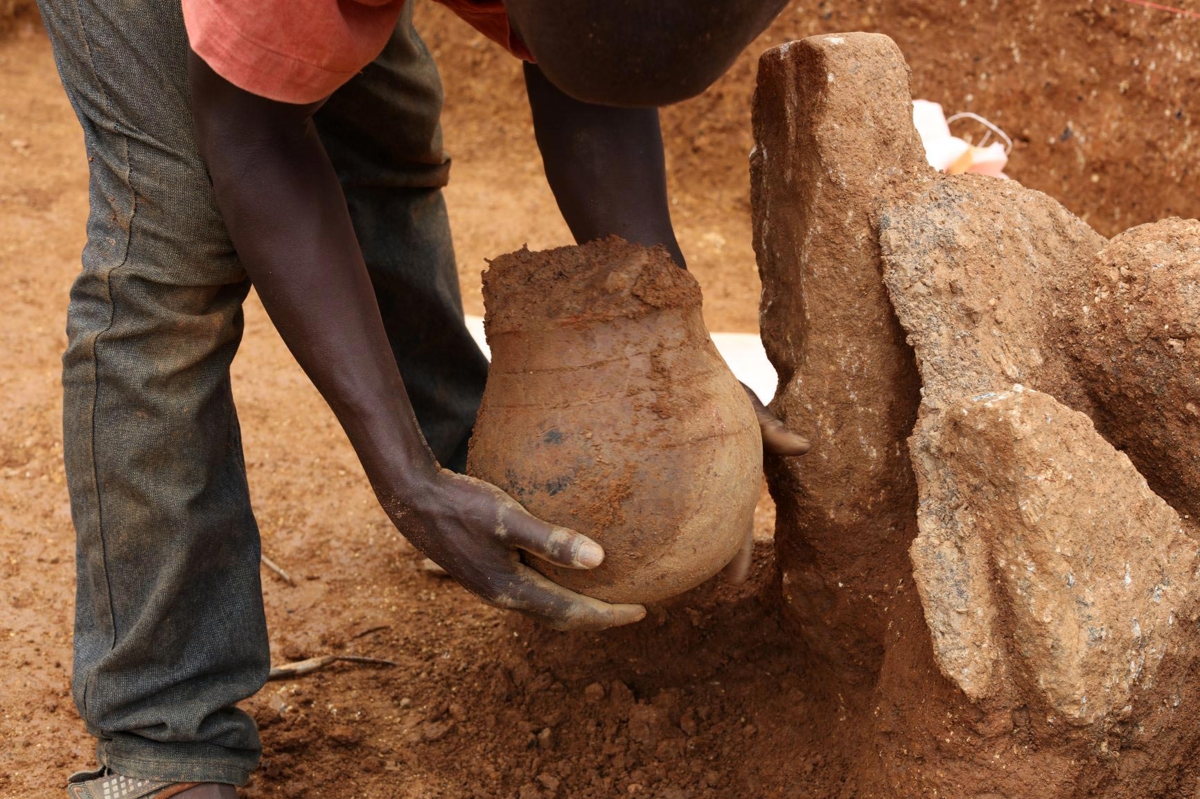 尼日利亚古代陶罐中发现非洲最古老的采集蜂蜜的直接证据