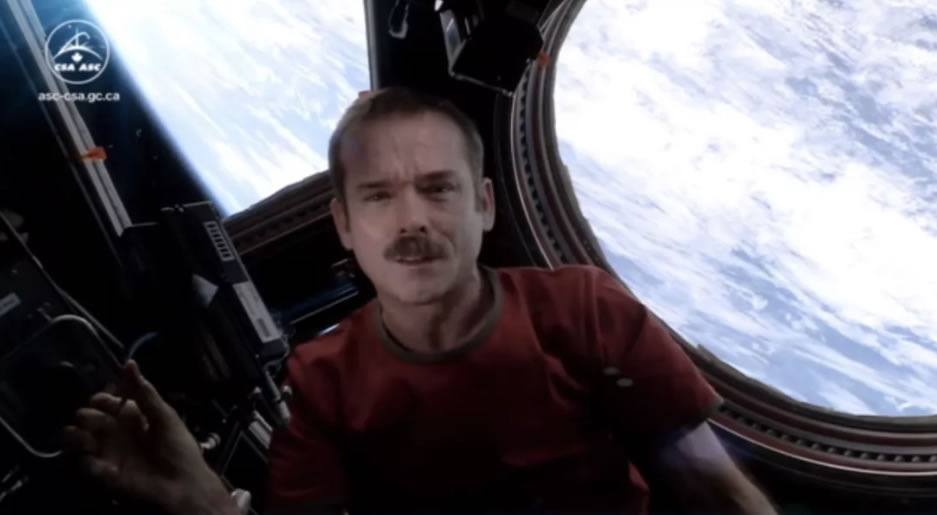 ʿռվǰôԱChris HadfieldйUFOĳǡ޴ġ