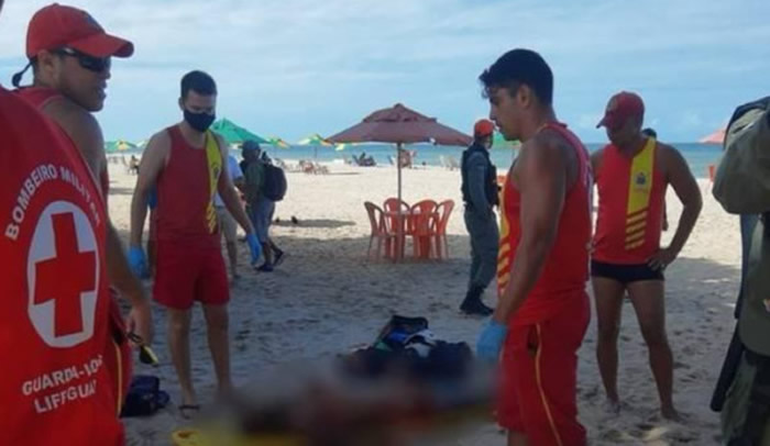 巴西男子酒后到海中小便 被鲨鱼咬死