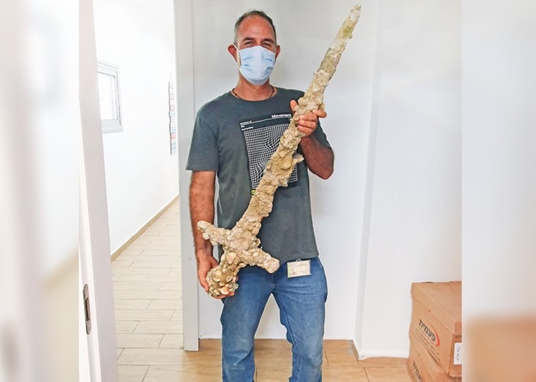 ��ɫ������Ǳˮʱ�����ں��׷���900��ǰ�Ž� ����ʮ�־�������ʿ