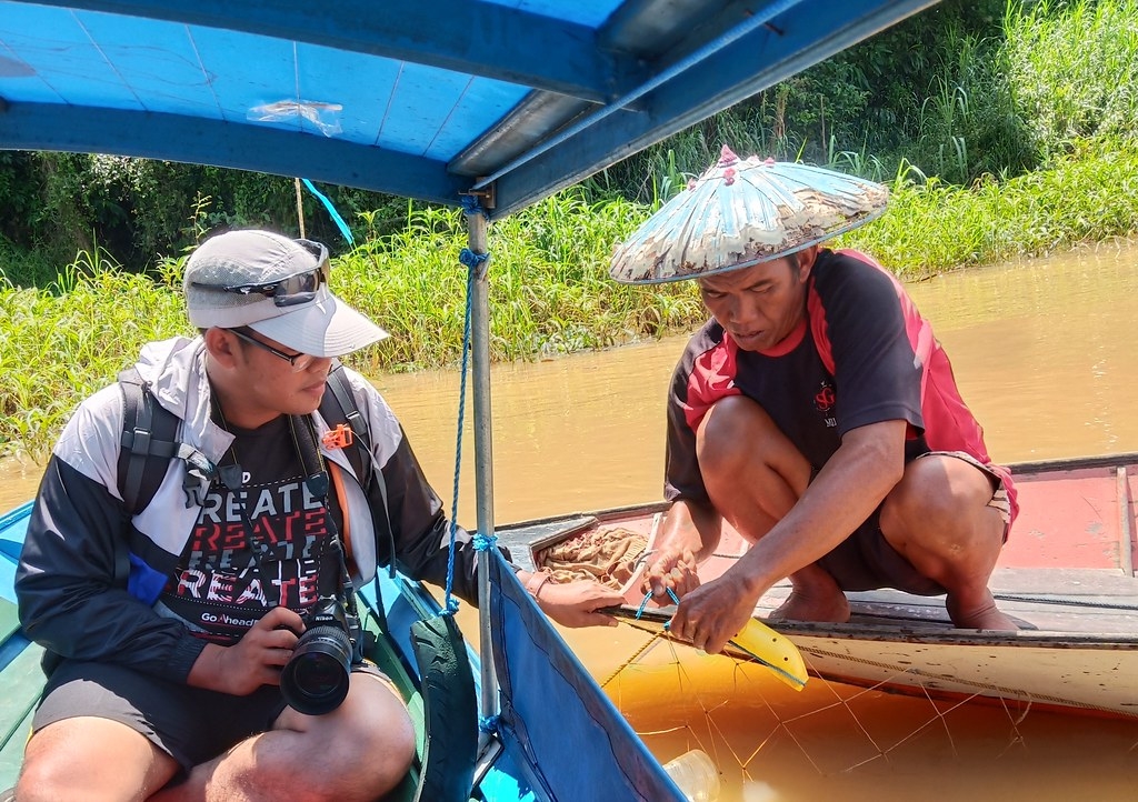 为拯救江豚,学习如何放电子发报器。图片来源:yk-rasi/WWF