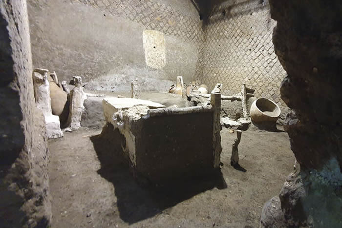意大利古罗马的庞贝城郊区发现一间完好无损的奴隶房