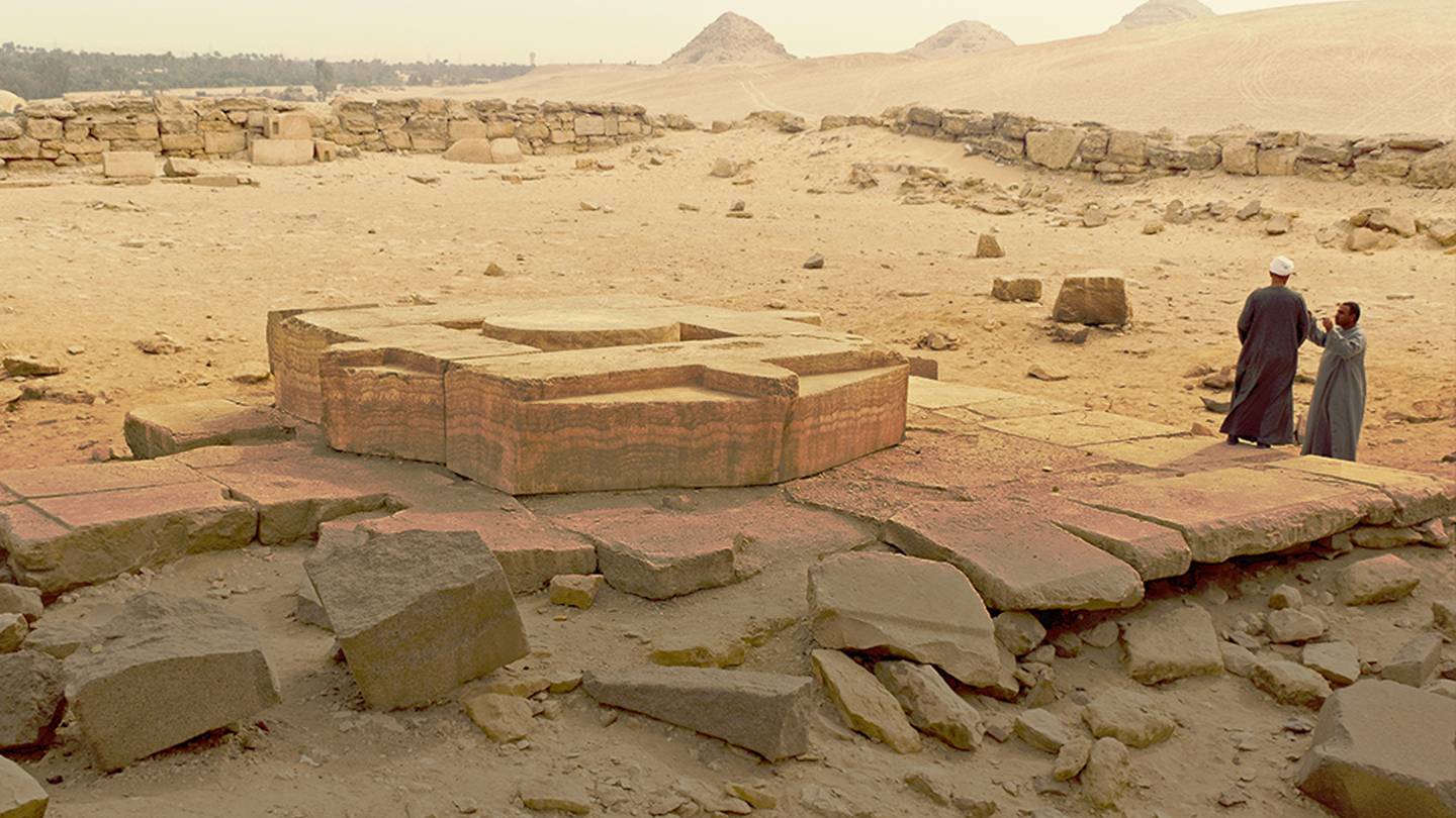 1898年在埃及开罗挖到的太阳神庙底下还有一座4500年前的“遗落神庙”