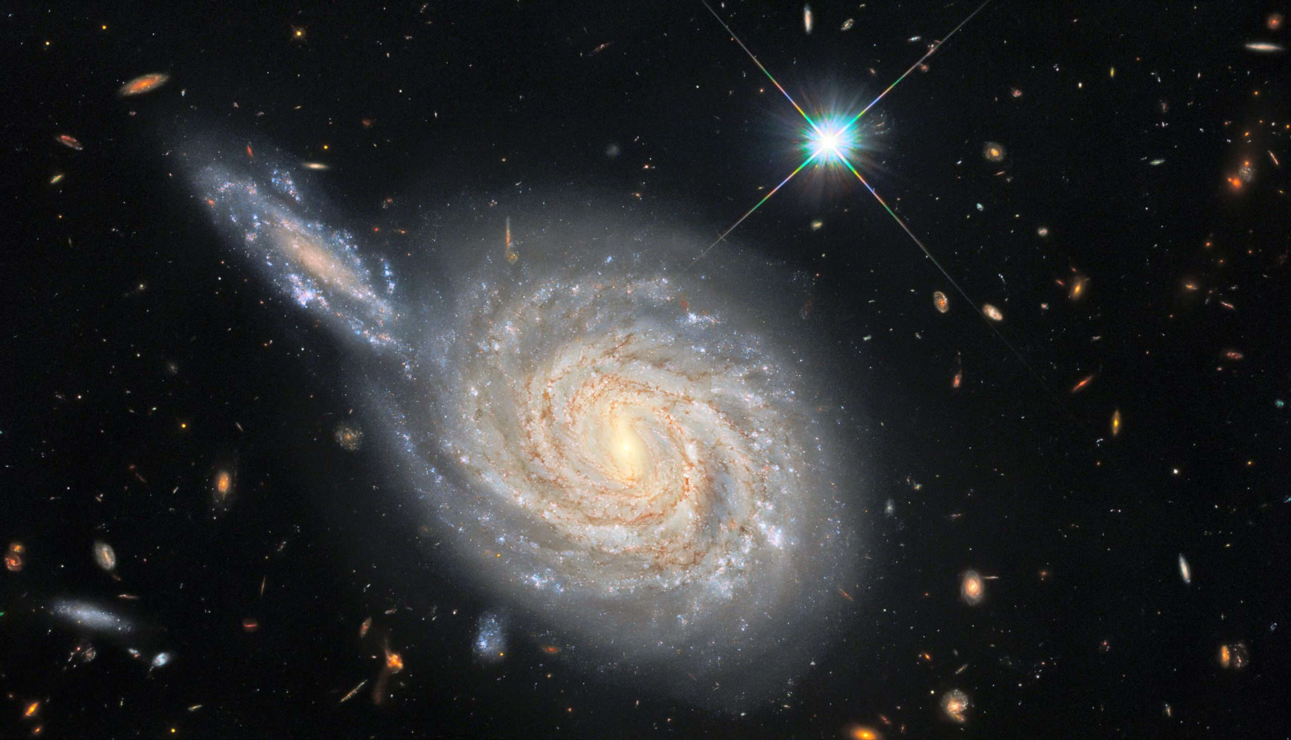 ̫Զ׽˫ϵNGC 105 ڽϵײʵʲ